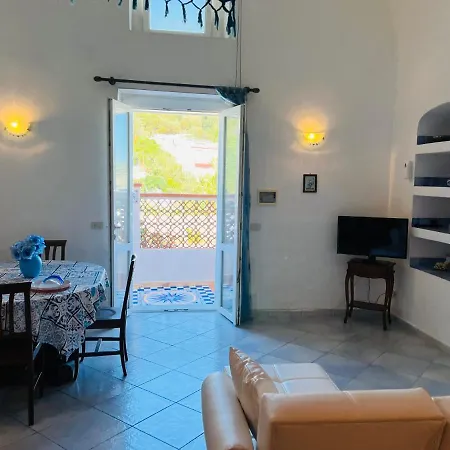 Lunatica Immobilevante * Ponza